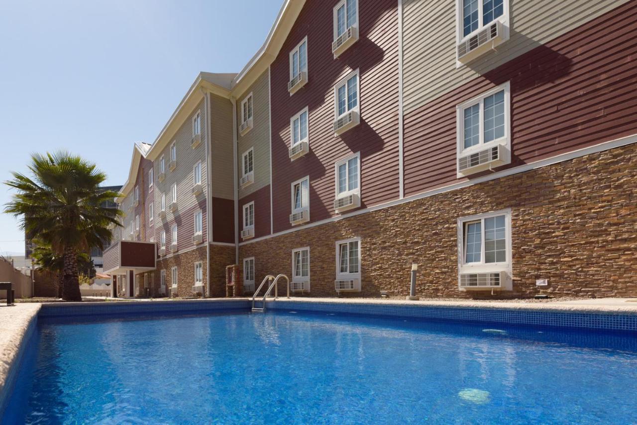 Extended Suites Saltillo Galerias エクステリア 写真