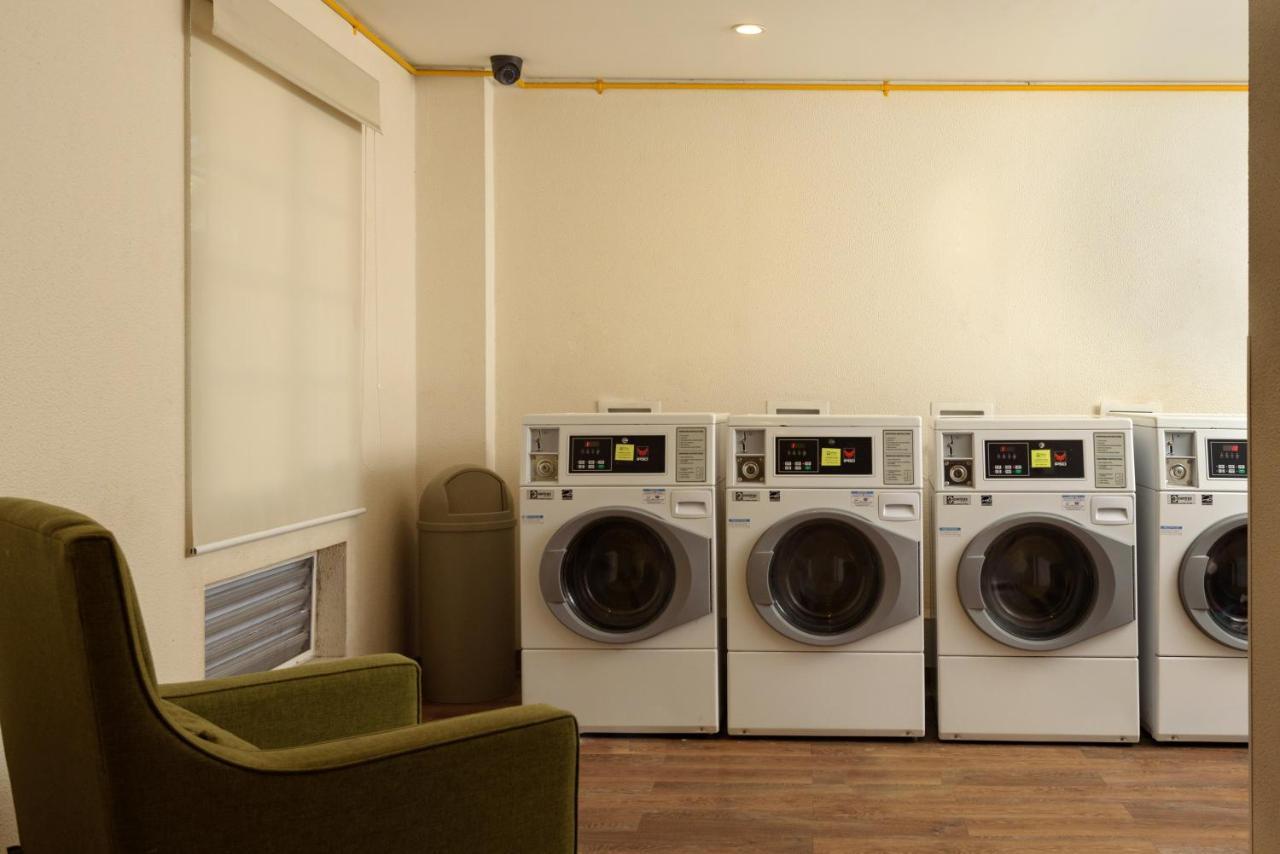 Extended Suites Saltillo Galerias エクステリア 写真