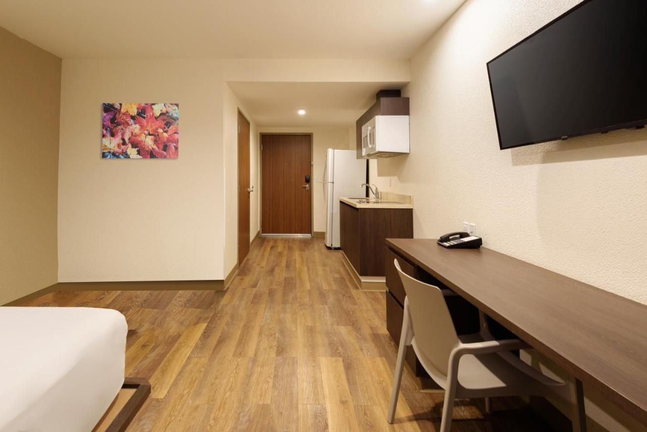 Extended Suites Saltillo Galerias エクステリア 写真