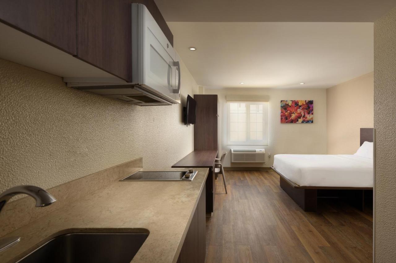 Extended Suites Saltillo Galerias エクステリア 写真