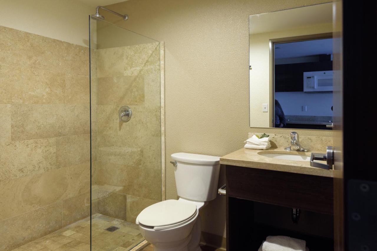 Extended Suites Saltillo Galerias エクステリア 写真