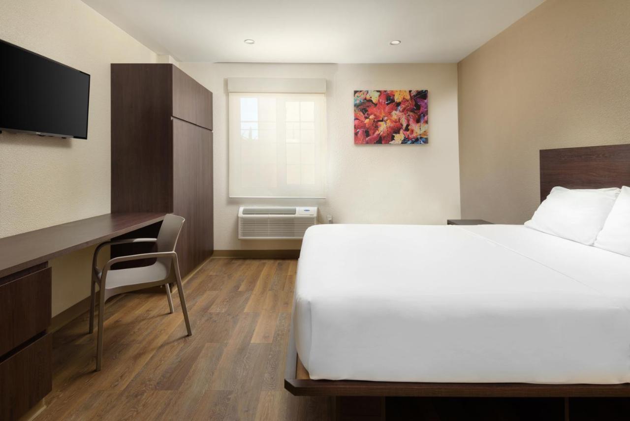 Extended Suites Saltillo Galerias エクステリア 写真