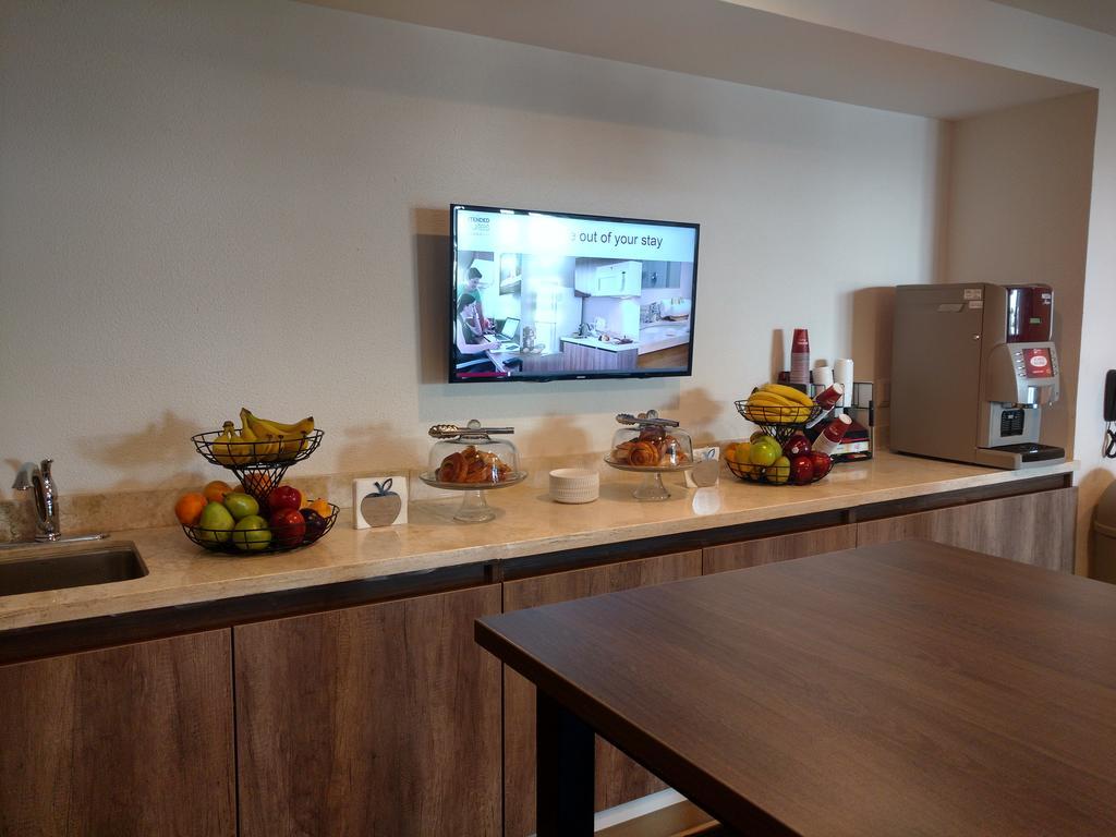 Extended Suites Saltillo Galerias エクステリア 写真
