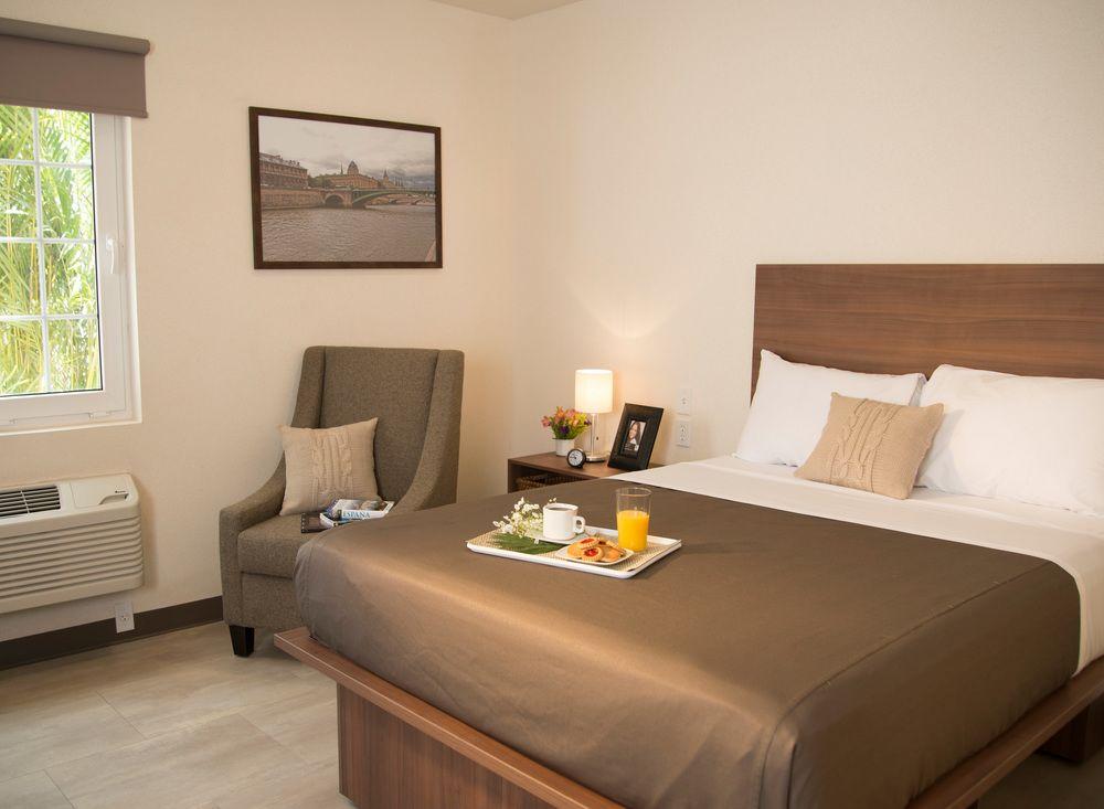 Extended Suites Saltillo Galerias エクステリア 写真